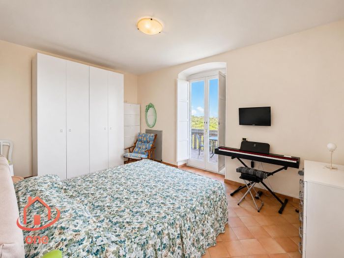 appartamento-panoramico-casale-in-pietra-vista-mare-con-giardino-e-postp-auto-castellabate (24)