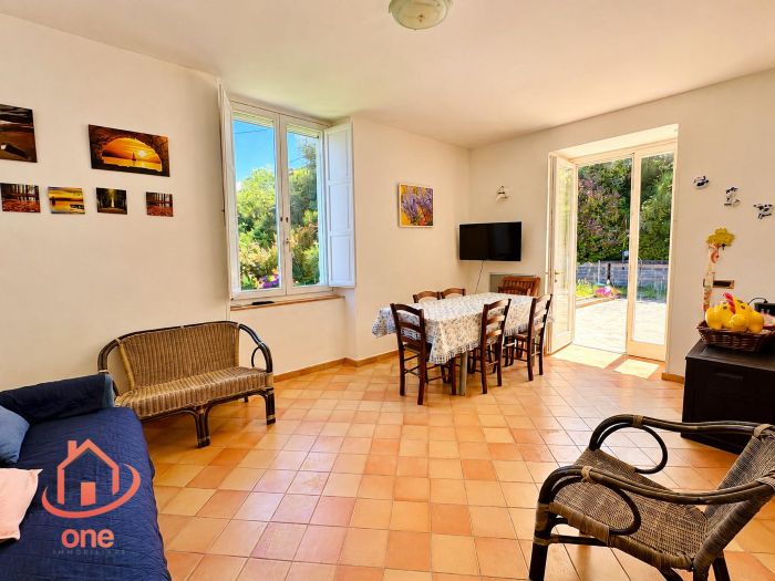 appartamento-panoramico-casale-in-pietra-vista-mare-con-giardino-e-postp-auto-castellabate (5)