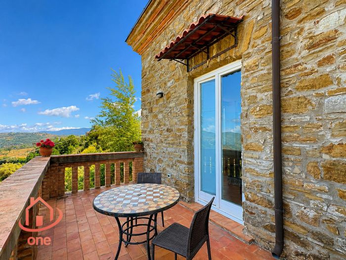 appartamento-panoramico-casale-in-pietra-vista-mare-con-giardino-e-postp-auto-castellabate (7)