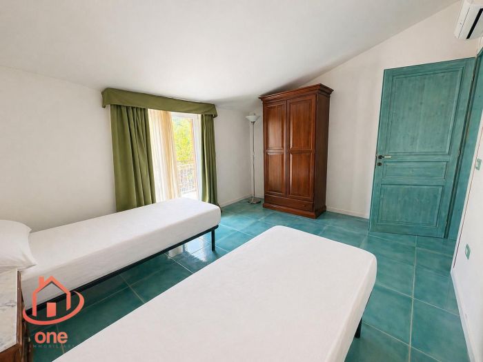 trilocale-appartamento-con-spazio-esterno-panoramico-primo-piano (17)