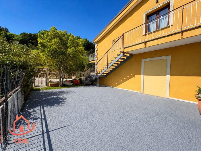 trilocale-appartamento-con-spazio-esterno-panoramico-primo-piano (2)