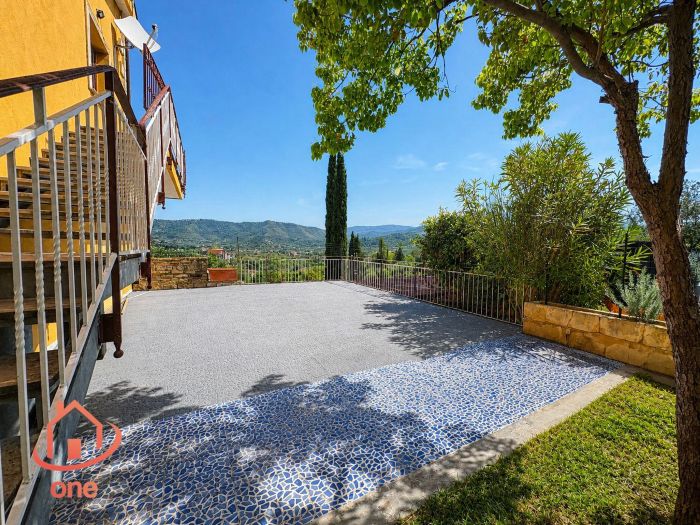 trilocale-appartamento-con-spazio-esterno-panoramico-primo-piano (3)