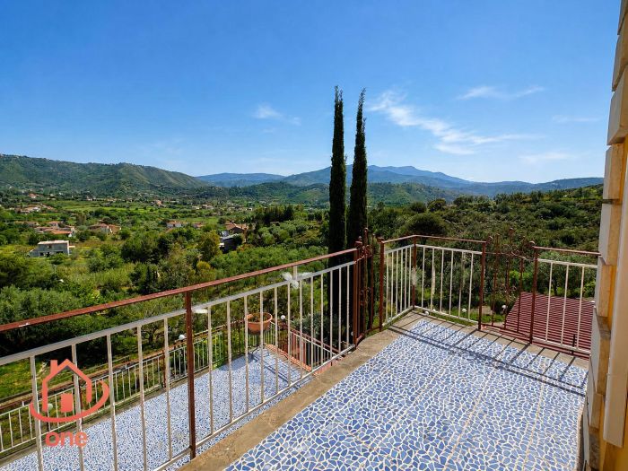 trilocale-appartamento-con-spazio-esterno-panoramico-primo-piano (4)