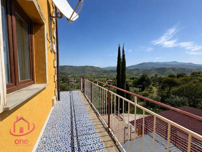 trilocale-appartamento-con-spazio-esterno-panoramico-primo-piano (6)