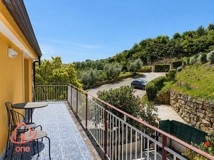 trilocale-appartamento-con-spazio-esterno-panoramico-primo-piano (9)