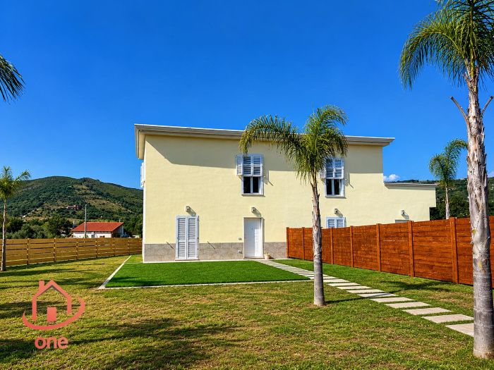 villetta-a-schiera-ad-alano-santa-maria-di.castellabate-con-giardino-nuova (7)