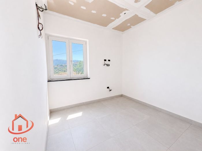 appartamento-centrale-vista-mare-su-due-livelli-con-giardino-e-posto-auto-castellabate (11)