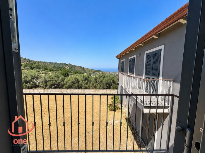 appartamento-centrale-vista-mare-su-due-livelli-con-giardino-e-posto-auto-castellabate (12)