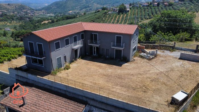appartamento-panoramico-con-giardino-poco-distante-dal-mare-castellabate-vista-panoramica-e-posto-auto (11)