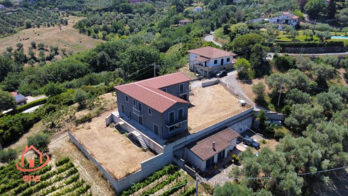 appartamento-panoramico-con-giardino-poco-distante-dal-mare-castellabate-vista-panoramica-e-posto-auto (2)