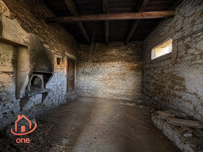villetta-a-schiera-da-ristrutturare-ogliastro-cilento-ampia-tre-livelli (1)