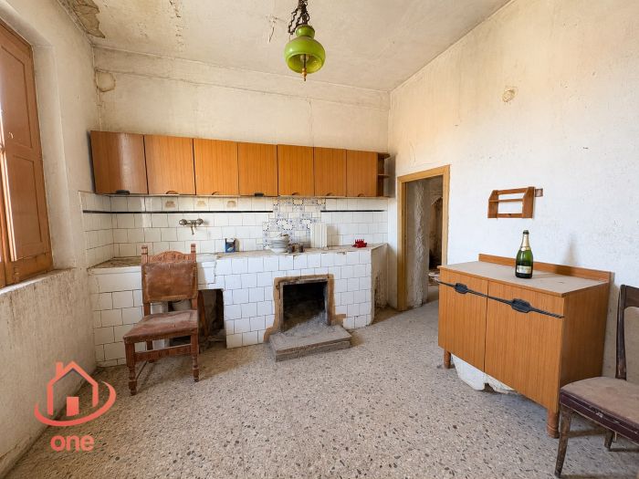 villetta-a-schiera-da-ristrutturare-ogliastro-cilento-ampia-tre-livelli (13)
