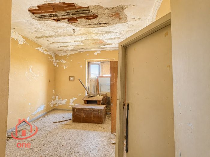 villetta-a-schiera-da-ristrutturare-ogliastro-cilento-ampia-tre-livelli (16)