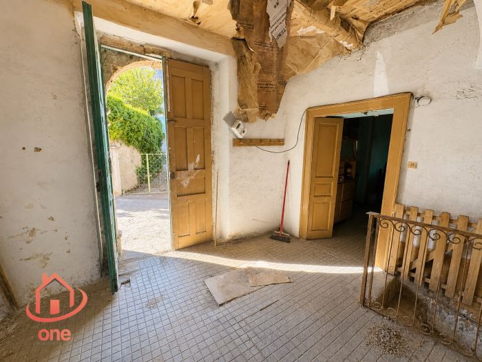 villetta-a-schiera-da-ristrutturare-ogliastro-cilento-ampia-tre-livelli (17)