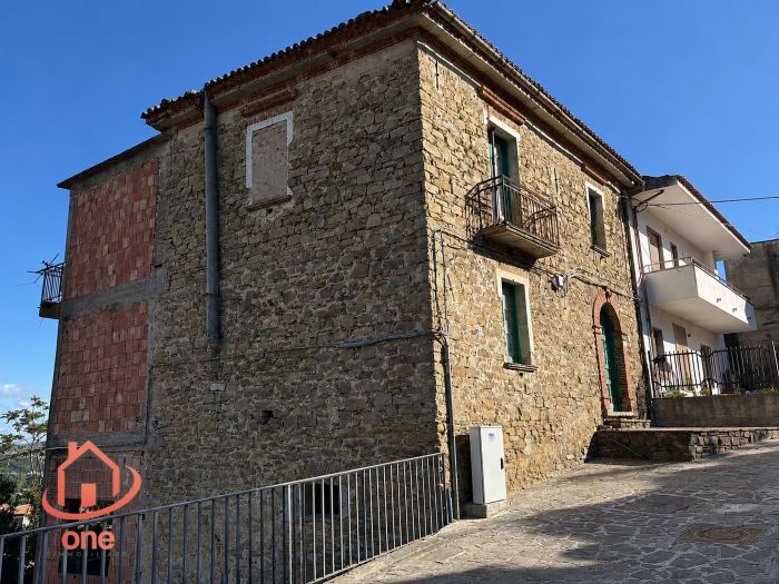 villetta-a-schiera-da-ristrutturare-ogliastro-cilento-ampia-tre-livelli (19)