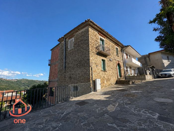 villetta-a-schiera-da-ristrutturare-ogliastro-cilento-ampia-tre-livelli (23)