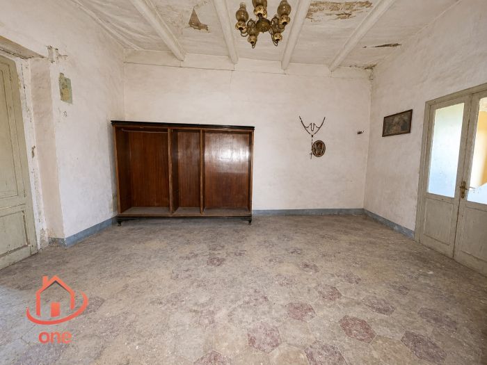 villetta-a-schiera-da-ristrutturare-ogliastro-cilento-ampia-tre-livelli (3)