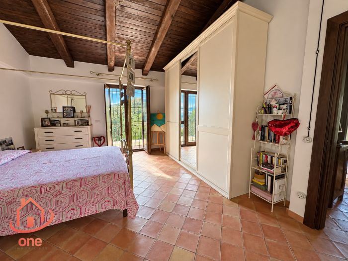 villa-vista-mare-con-terreno-serramezzana (13)