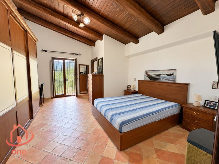 villa-vista-mare-con-terreno-serramezzana (16)