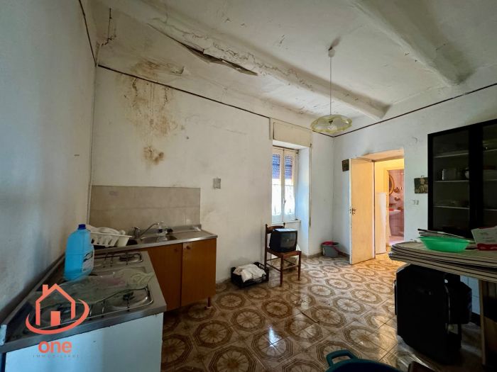 appartamento-vatolla-da-ristrutturare-con-terrazzo-vista-mare (12)
