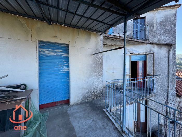 appartamento-vatolla-da-ristrutturare-con-terrazzo-vista-mare (17)