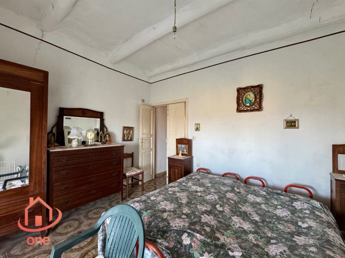 appartamento-vatolla-da-ristrutturare-con-terrazzo-vista-mare (9)